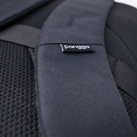 Mochila APPEX PS2 impermeable para laptop 18''. Elegante, resistente y ligera. Ideal para oficina o viaje. Con 4 cierres frontales y compartimentos para organizar todo. ¡Máxima funcionalidad!