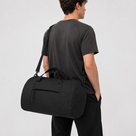 Bolsa Deportiva APPEX NP4 Ligera y Resistente. Ideal para Viajes, Gimnasio o Uso Diario. Fabricada en Taslon Ripstop Compuesto con Detalles en 210D/PU y Espuma PE de 3 mm. Diseño Amplio, Minimalista y Plegable para Llevarla a Donde Sea.
